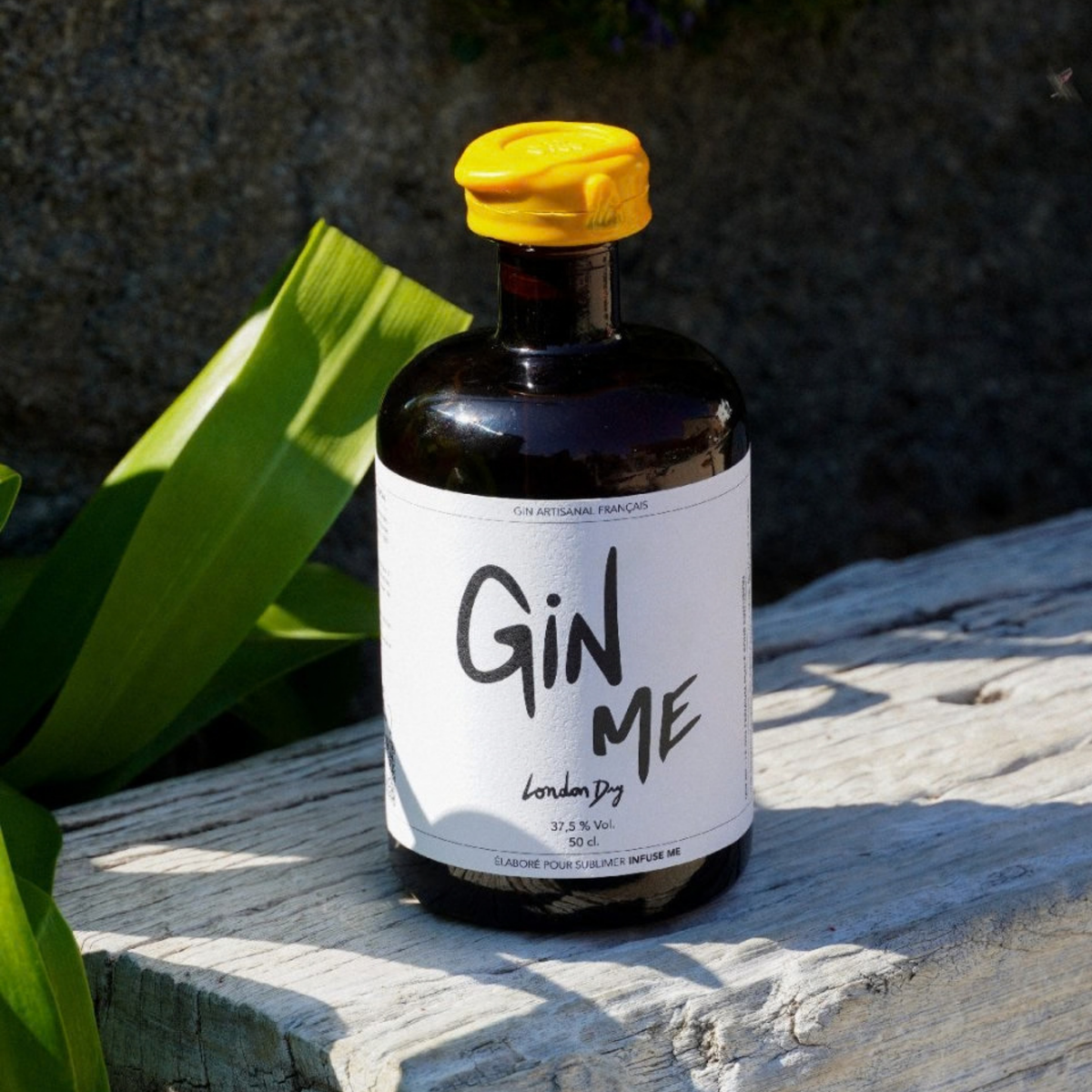 Gin Me – bouteille en extérieur