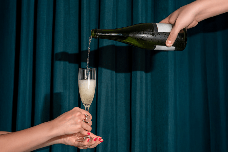Vin pétillant + épices : comment créer votre signature festive - Infuse Me